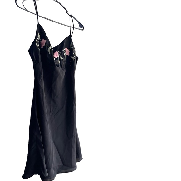 Vintage Zum Zum by Nicki Livas Woman’s Embroidered Lined Mini Dress - Picture 2 of 12